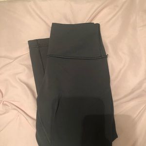 Lululemon align crop. Dark green size 6